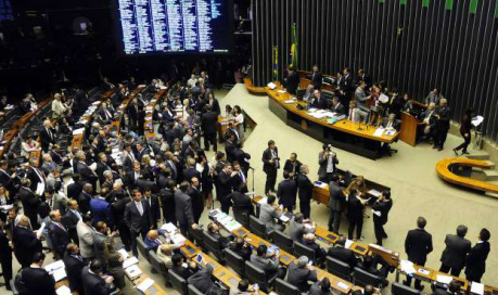 Câmara aprova proposta que obriga governo a pagar emendas parlamentares