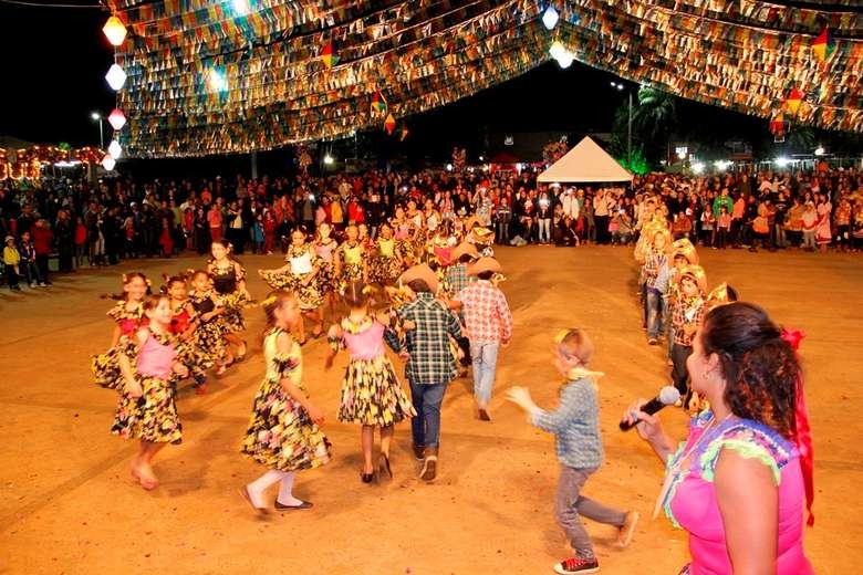 Festa Junina de Dourados segue na praça Antônio João neste fim de semana Divulgação
