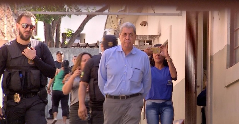 Ex-governador vai depor e sai com tornozeleira eletrônica (Foto: Reprodução/TV Morena)