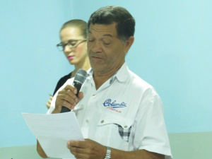 Livro conta a história de vida de 11 idosos em Dourados Durante o lançamento José destacou a importância de contar a experiência de vida-Foto: Joandra Alves