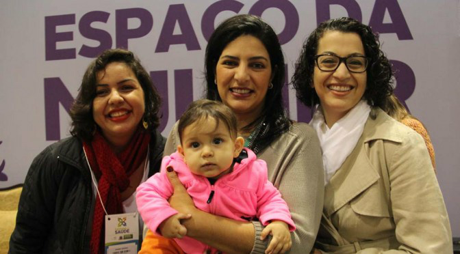 Mães blogueiras debatem maternidade no mundo moderno em programação do Espaço Mulher
