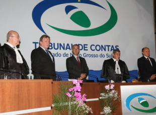 Diversas autoridades acompanharam a posse da nova diretoria do Tribunal de Contas (Foto: Luiz Alberto)