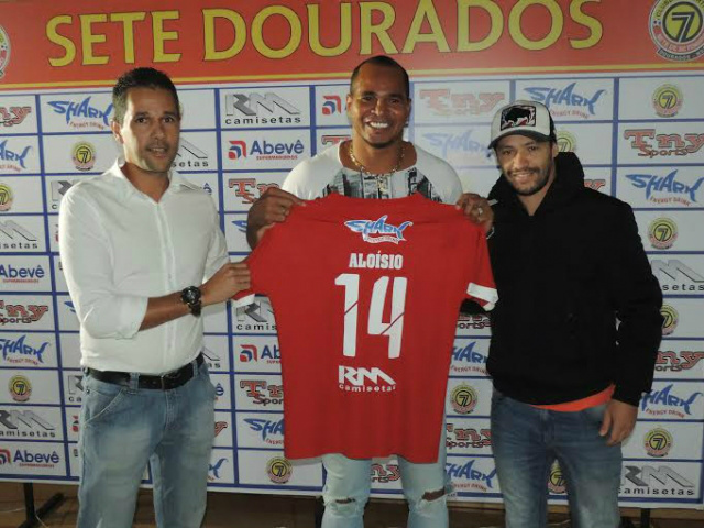 Atacante Aloísio Chulapa é apresentado pelo Sete de Dourados