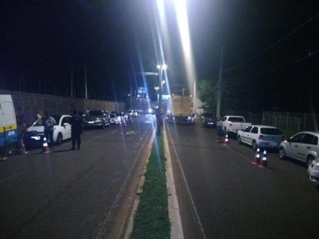 Além dos casos de embriaguez alcoólica, um motorista sem CNH tentou fuga pela contramão. BPtran/Divulgação