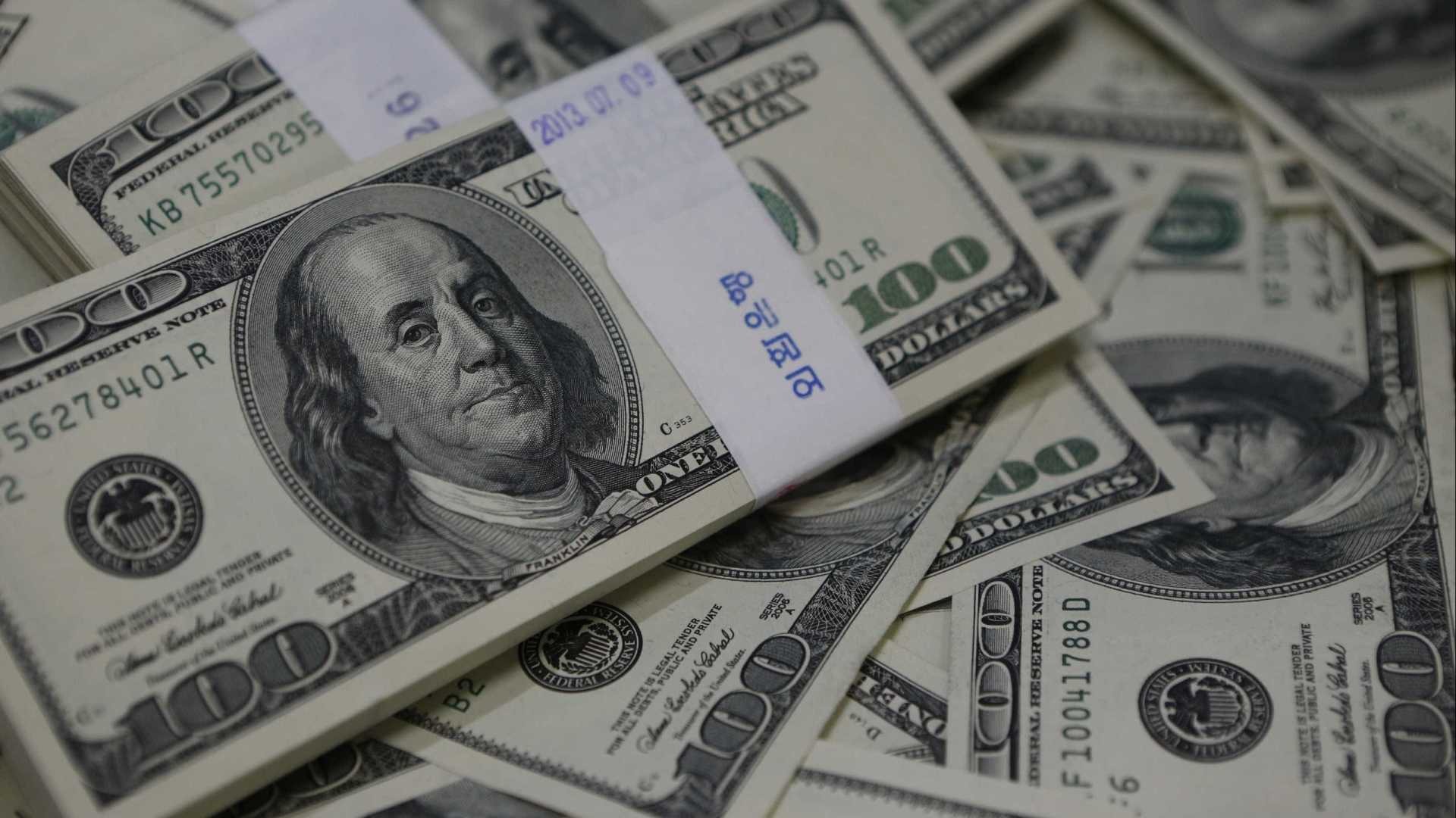 Dólar sobe e chega a R$ 3,99, com proximidade das eleições Reuters