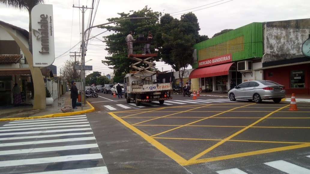 Mudanças ocorreram na Avenida das Bandeiras e Rua Brilhante - Bruna Aquino