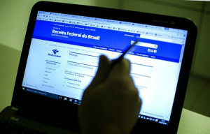 Contribuinte já pode consultar extrato da declaração do IR 2016 Contribuinte já pode consultar extrato da declaração do IR 2016