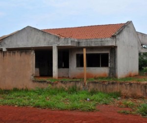 Obra de Centro de Educação Infantil está parada e ainda é investigada por irregularidades pelo Ministério Público Estadual - Valdenir Rezende