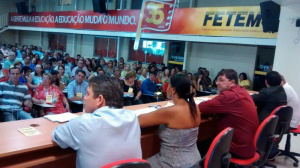 Professor de Mato Grosso do Sul recebe o 3º maior salário do País Professores aceitam proposta do governo que vai definir até maio aplicação de lei estadual (Foto: Juliene Katayama)