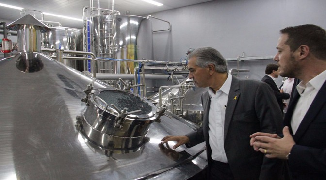 Otimista com a economia de MS, governador participa da inauguração da primeira fábrica de cerveja na Capital