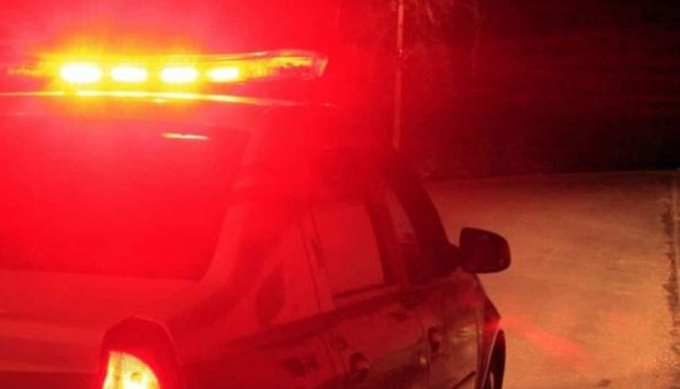 Após bater BMW em caminhão de lixo, motorista ameaça policiais Após bater BMW em caminhão de lixo, motorista ameaça policiais