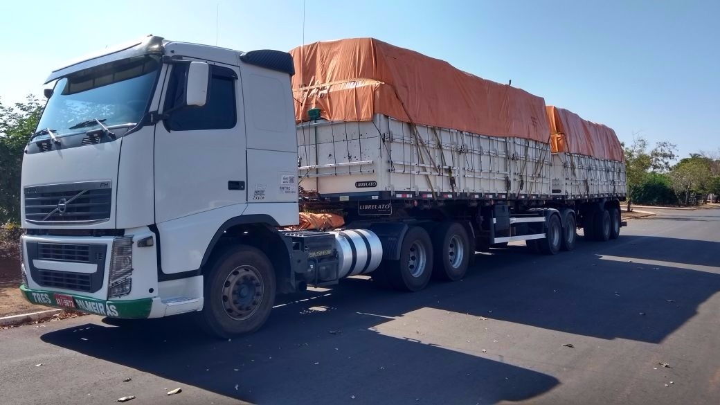 PMA apreende bitrem com 23 m³ de madeira ilegal e autua empresa em R$ 18 mil Carga foi apreendida na sexta-feira (04)- Foto: Divulgação