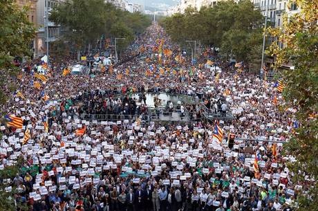 Grupo organizou protesto pró-separação no sábado
Gonzalo Fuentes/Reuters