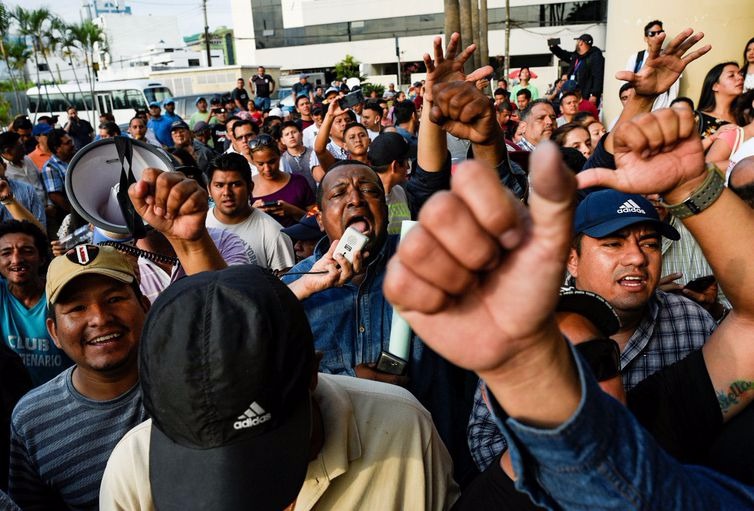 Equatorianos protestaram contra medidas de austeridade do presidente Lenín Moreno     (Santiago Arcos)