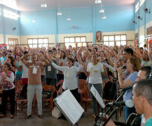"Carnaval com Cristo" reúne mais de 1.200 fiéis em dois dias de celebração na Capital Celebração tem participação de músicos católicos
(Foto: Paulo Ribas / Correio do Estado)