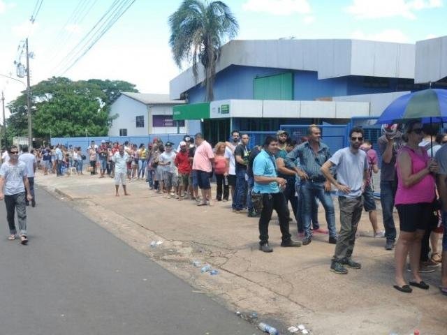 Encerrado o atendimento do cadastramento biométrico na Capital Fila para o atendimento no TRE/MS. Foto: Paulo Francis