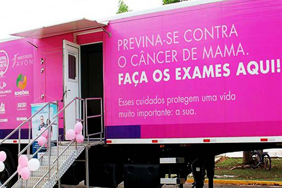 Carreta do Hospital de Amor em dia de atendimentos