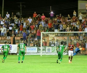 Novo vence Águia Negra e vai às semifinais Herói do dia, Geilson defende o pênalti e garantiu o Novo nas semifinais - Franz Mendes/Divulgação