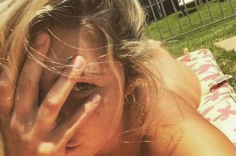 Daniela Aranguiz fez um selfie um tanto ousada nesta segunda
Reprodução/Instagram