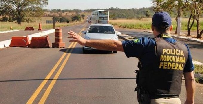 Associação alerta motoristas sobre riscos no trânsito durante carnaval