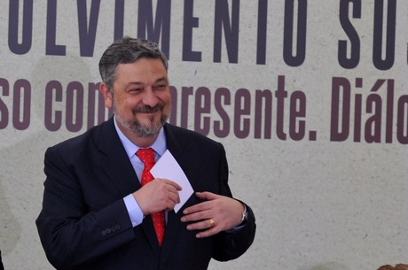Nova defesa de Palocci diz que Lava Jato não fez "exigências" para delação Palocci pode fechar acordo de delação com o Ministério Público
Antonio Cruz/07.06.2011/ABr