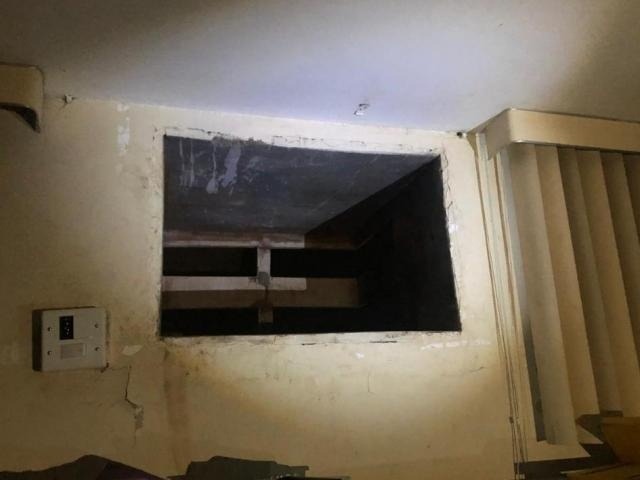 Bope prende quadrilha em tentativa de furto a cofre dos Correios Os ladrões entraram pelo buraco da caixa do ar condicionado da agência. Bope/Divulgação