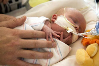 Bebê se torna a pessoa mais jovem a receber transplante de coração Bebê se torna a pessoa mais jovem a receber transplante de coração