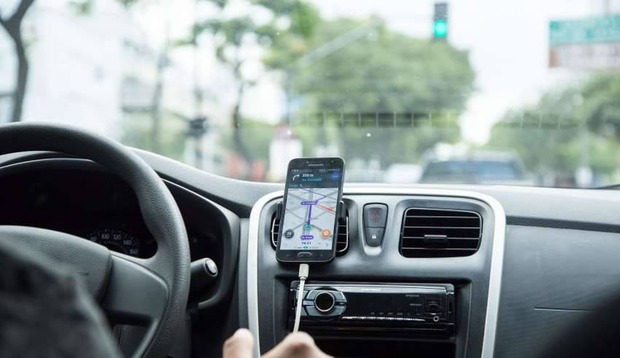 Bandido tenta roubar motorista de App, apanha e acaba internado
