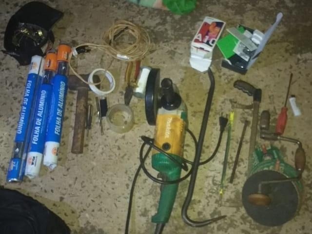 Bope prende quadrilha em tentativa de furto a cofre dos Correios Bope prende quadrilha em tentativa de furto a cofre dos Correios