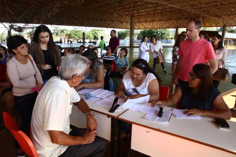 Prefeita Délia Razuk lançou programa que pretende reduzir a fila de espera por consultas oftalmológicas na rede pública em Dourados – A. Frota
