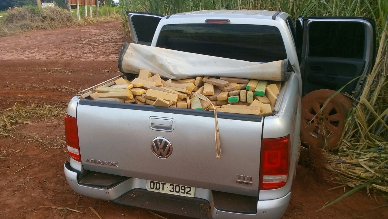 PRE apreende quase uma tonelada de maconha em Amarok