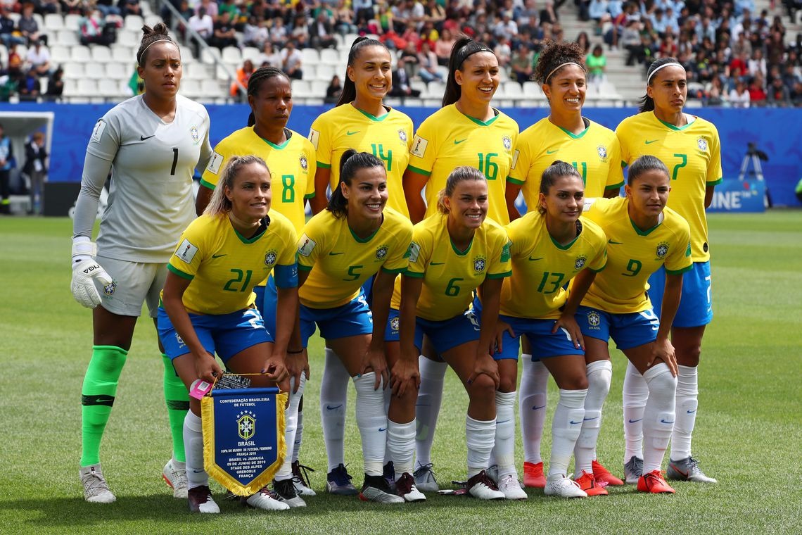 Brasil encara a Itália e busca classificação para as oitavas na Copa Denis Balibouse/Reuters
