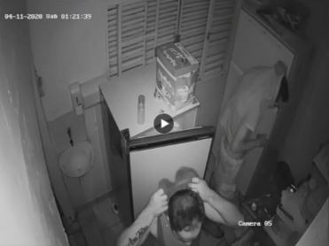 Ladrão é preso horas depois de invadir e levar eletrodomésticos de lanchonete