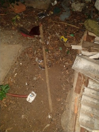 Durante bebedeira, homem é morto a golpes de enxada Durante bebedeira, homem é morto a golpes de enxada