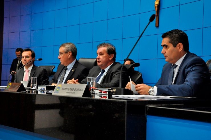 Sete projetos estão pautados para hoje na Assembleia Legislativa Luciana Nassar