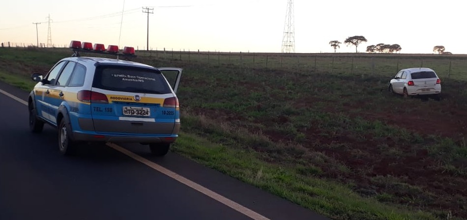 Polícia recupera veículo furtado que seguia para o Paraguai Polícia recupera veículo furtado que seguia para o Paraguai