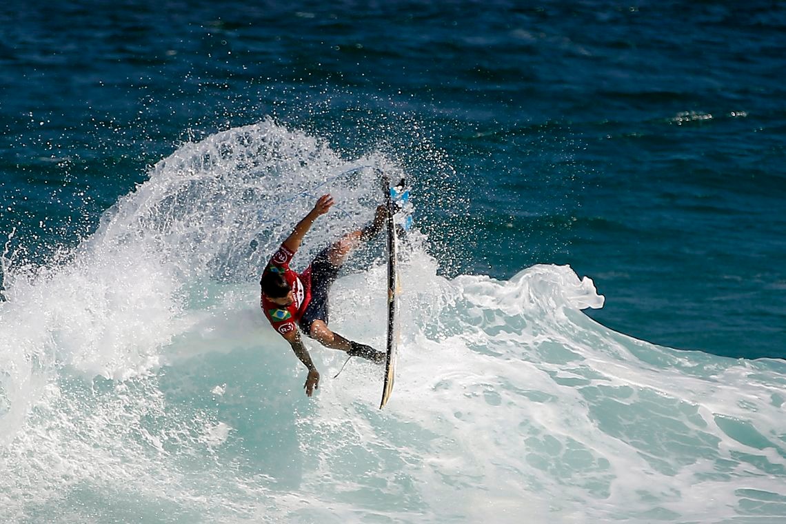 Brasileiro é vice na etapa francesa do circuito mundial de surfe Fernando Frazão/Agência Brasil