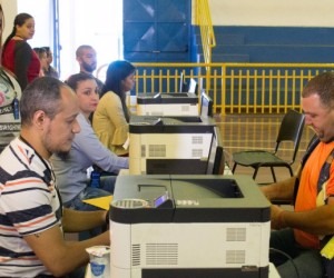 Profissionais entregaram documentos hoje. - Divulgação / PMCG
