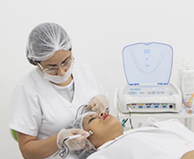 Clínica Escola de Estética passa a atender também no período noturno Clínica Escola de Estética passa a atender também no período noturno