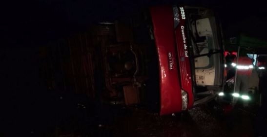 Vítimas graves de acidente com ônibus em Camapuã são transferidas para Campo Grande
