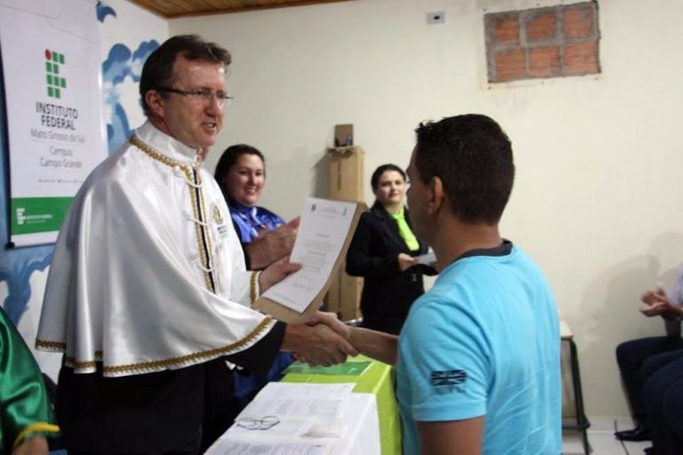 Parceria entre Agepen e IFMS forma detentos em curso técnico de corretor de imóveis No total, nove reeducandos concluíram o curso, com carga horária de 1200 h/a.