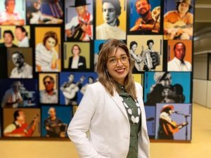 Público prestigia abertura da Mostra de Cinema Brasileiro no MIS Kézia Miranda, uma das integrantes do Cine Café