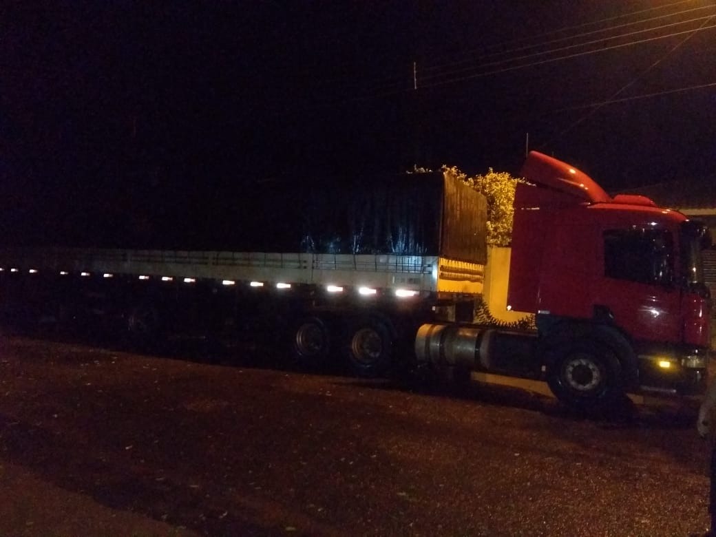 Polícia Militar apreende 950 caixas de cigarros contrabandeados na MS-276 Polícia Militar apreende 950 caixas de cigarros contrabandeados na MS-276