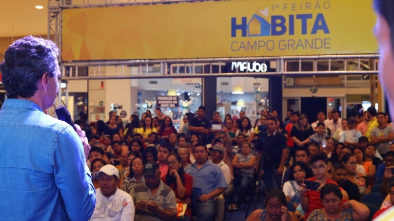 Prefeitura entrega mais de 200 escrituras no primeiro feirão Habita Campo Grande