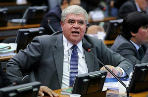 "Foi uma derrota significativa", admite deputado de MS aliado de Cunha Deputado Carlos Marun, do PMDB/MS, durante sessão da Comissão de Ética em que foi aprovado relatório pró-cassação de Eduardo Cunha (Foto: Alex Ferreira/Câmara dos Deputados)
