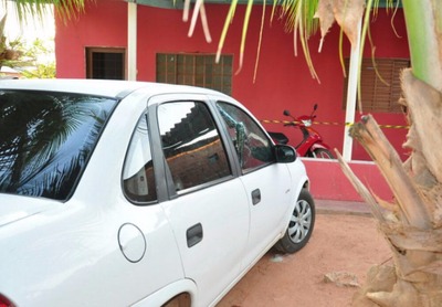 Mulher chegou a ouvir os disparos que atingiram seu marido - Foto: Alisson Silva / Edição de Notícias