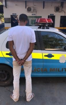 Foragido da justiça se entrega para a Polícia Militar Rodoviária