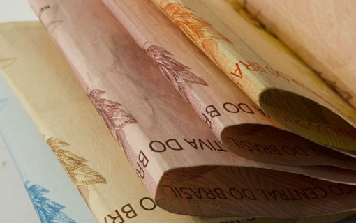 Governo protocola na Câmara PEC que limita gastos públicos do governo federal