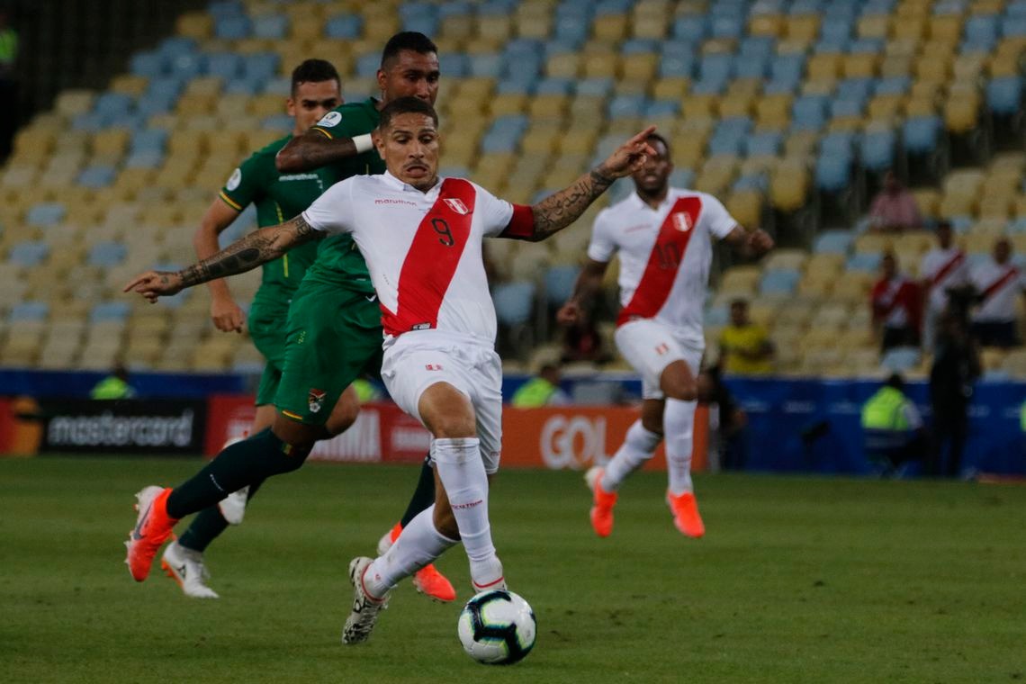 Guerrero brilha e Peru vence Bolívia por 3 a 1 Tânia Rêgo/Agência Brasil