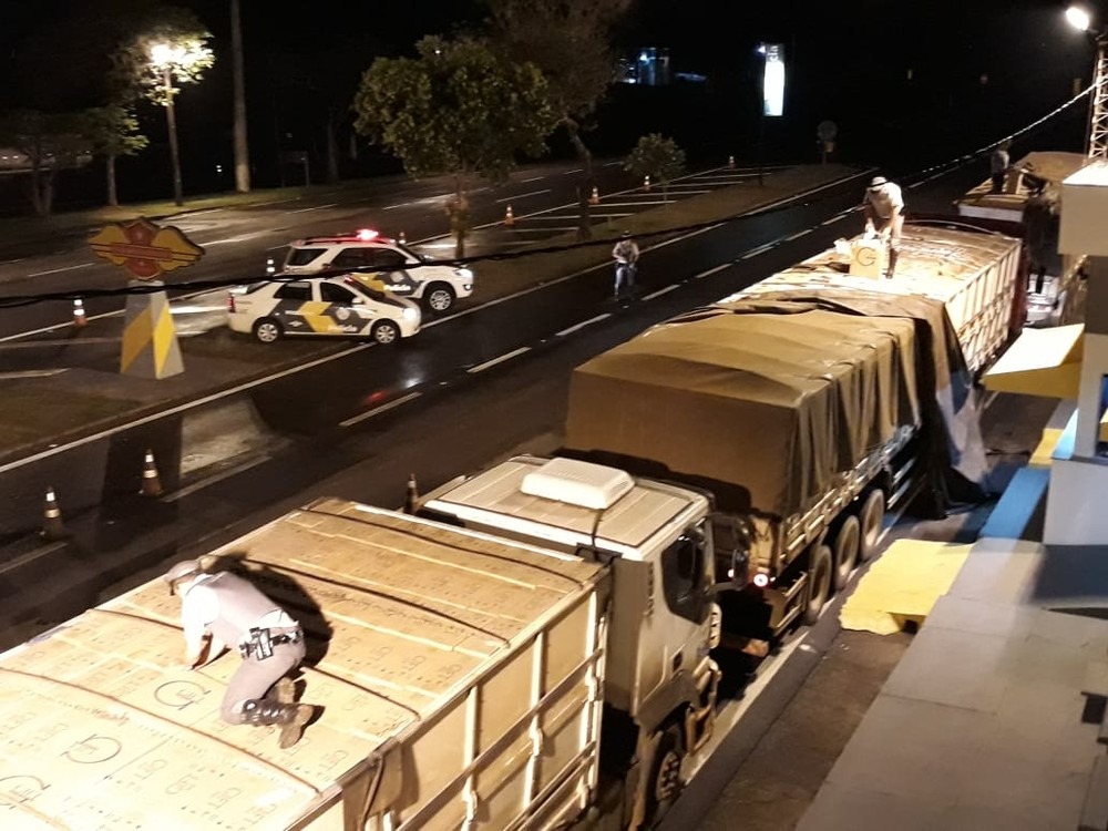 Três são presos em SP com 1,2 milhão de maços de cigarro do Paraguai PMSP/Divulgação